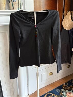 ModCloth collab w / Collectif   Long-Sleeve Henley with Buttons-‎ worn twice